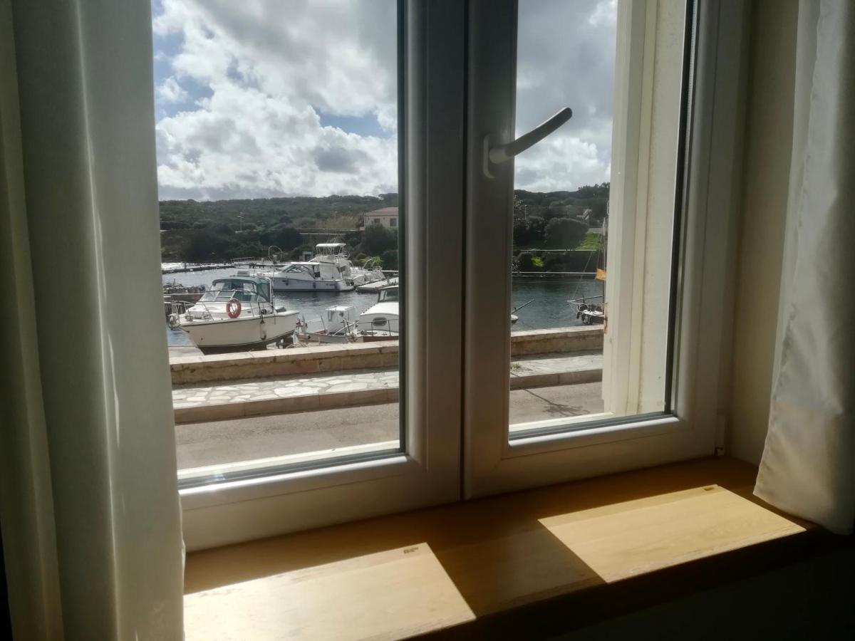 Domo Sul Porto Bed & Breakfast Stintino Bagian luar foto