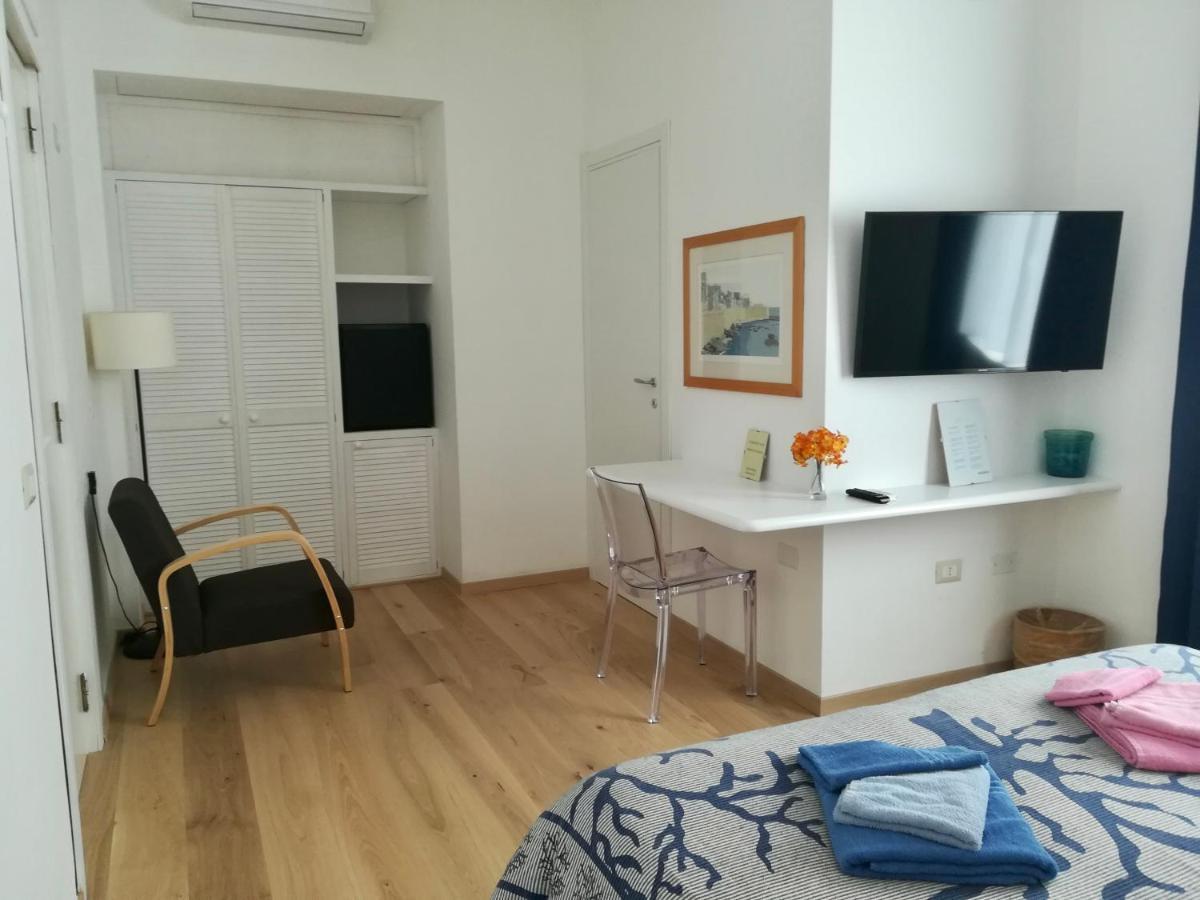 Domo Sul Porto Bed & Breakfast Stintino Bagian luar foto