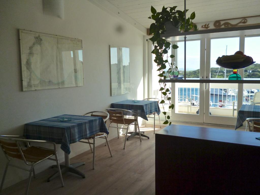 Domo Sul Porto Bed & Breakfast Stintino Bagian luar foto