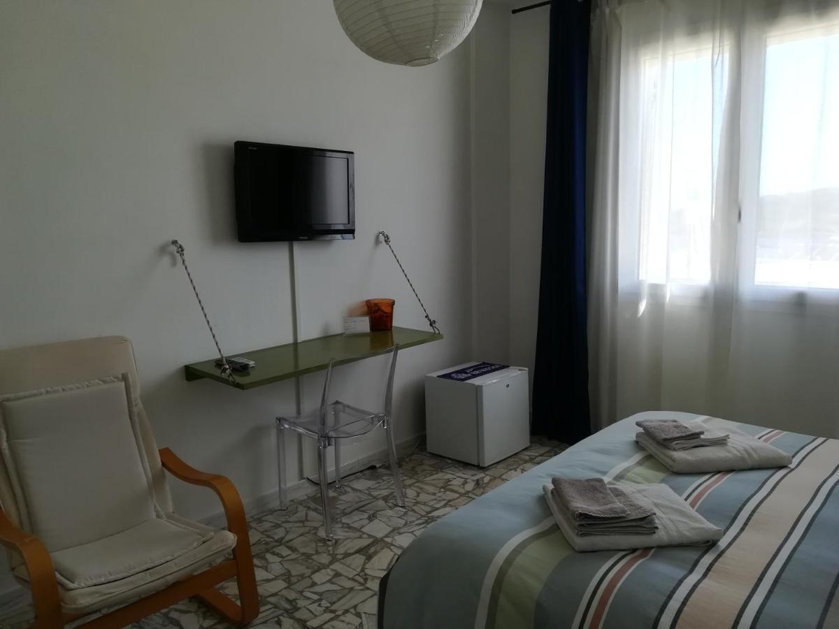 Domo Sul Porto Bed & Breakfast Stintino Bagian luar foto