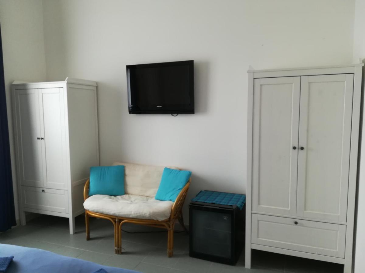 Domo Sul Porto Bed & Breakfast Stintino Bagian luar foto
